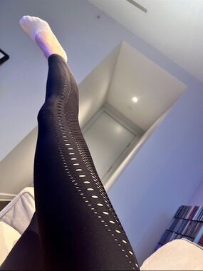 ALO YOGA SEAMLESS HIGH-WAIST 7/8 OPEN AIR LEGGING - black size XS